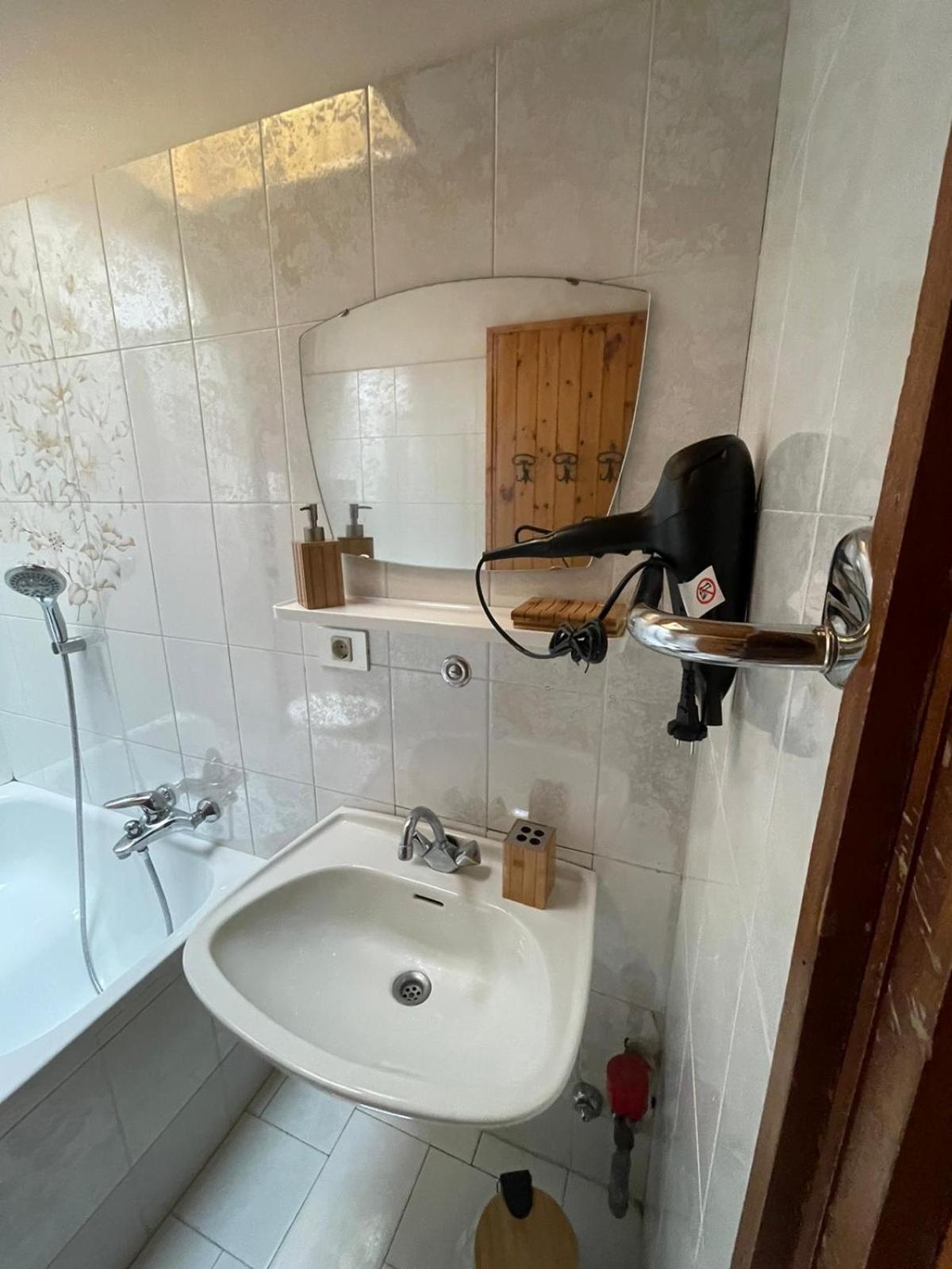 Picchio Rosso - Stanza Privata Con Bagno In Val Di Fassa Hotel Pera Ngoại thất bức ảnh