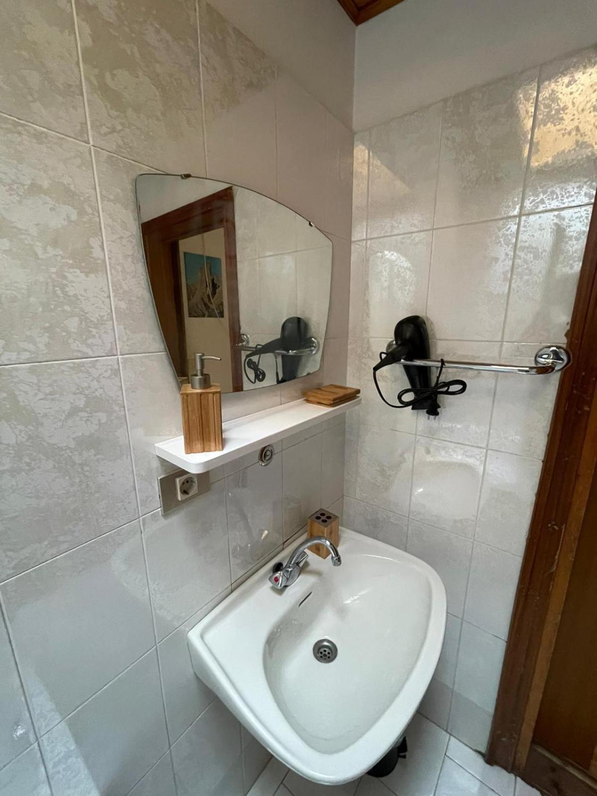Picchio Rosso - Stanza Privata Con Bagno In Val Di Fassa Hotel Pera Ngoại thất bức ảnh