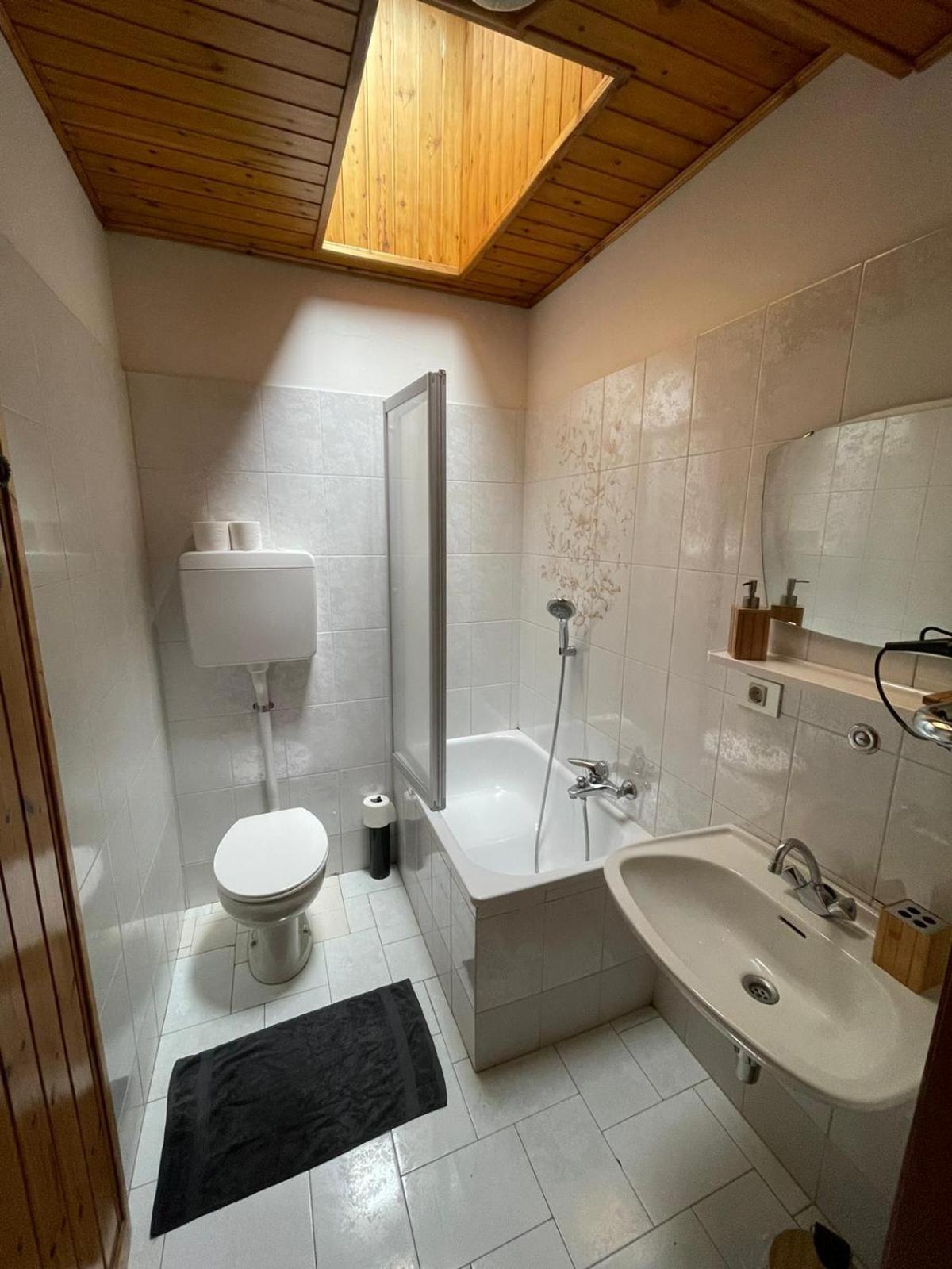 Picchio Rosso - Stanza Privata Con Bagno In Val Di Fassa Hotel Pera Ngoại thất bức ảnh