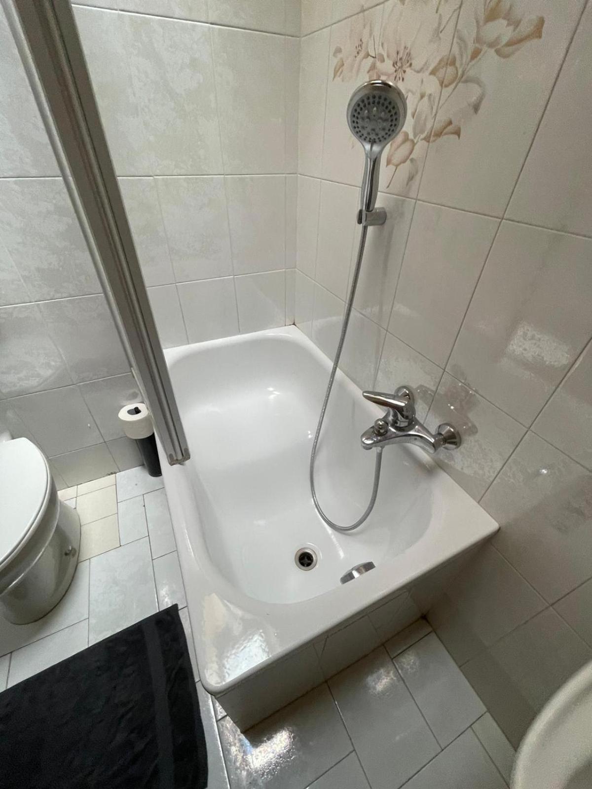 Picchio Rosso - Stanza Privata Con Bagno In Val Di Fassa Hotel Pera Ngoại thất bức ảnh